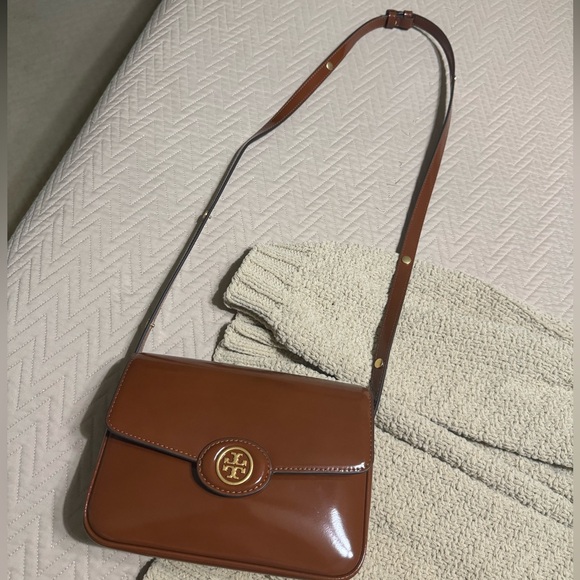Tory Burch ROBINSON SPAZZOLATO CONVERTIBLE SHOULDER BAG - Picture 5 of 14